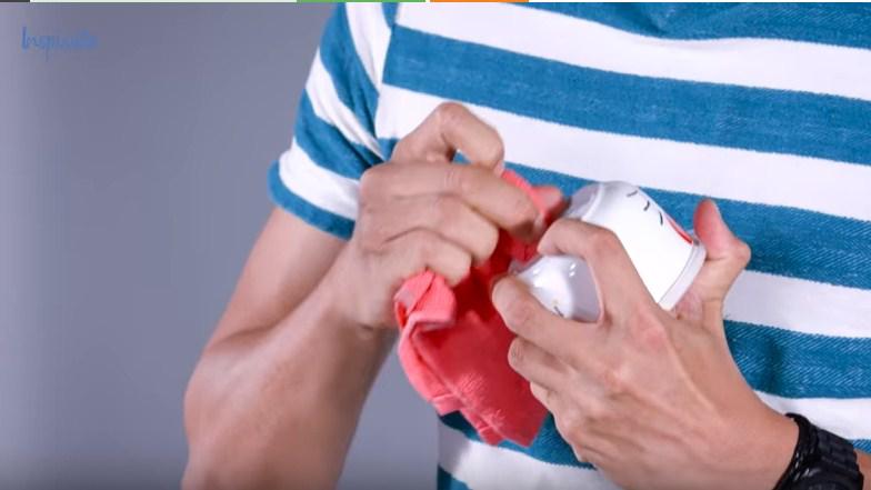 Mẹo bóc tem giá trên đồ dùng gia đình trong nháy mắt mà ít người biết Mẹo bóc tem giá trên đồ dùng gia đình trong nháy mắt mà ít người biết