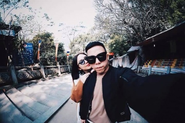 Tóc Tiên thân mật khoác tay Hoàng Touliver, ra mắt gia đình người yêu tin đồn?