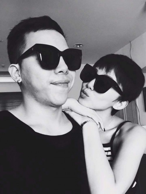 Tóc Tiên thân mật khoác tay Hoàng Touliver, ra mắt gia đình người yêu tin đồn?