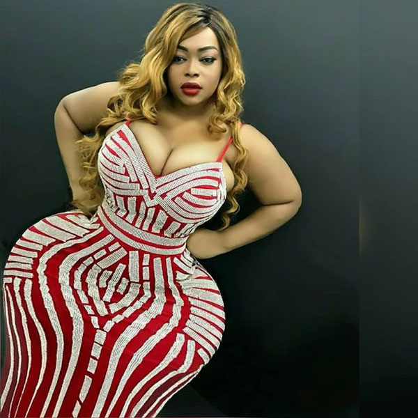 Cô gái sở hữu vòng ba hơn 1,5 m khẳng định mình đẹp tự nhiên