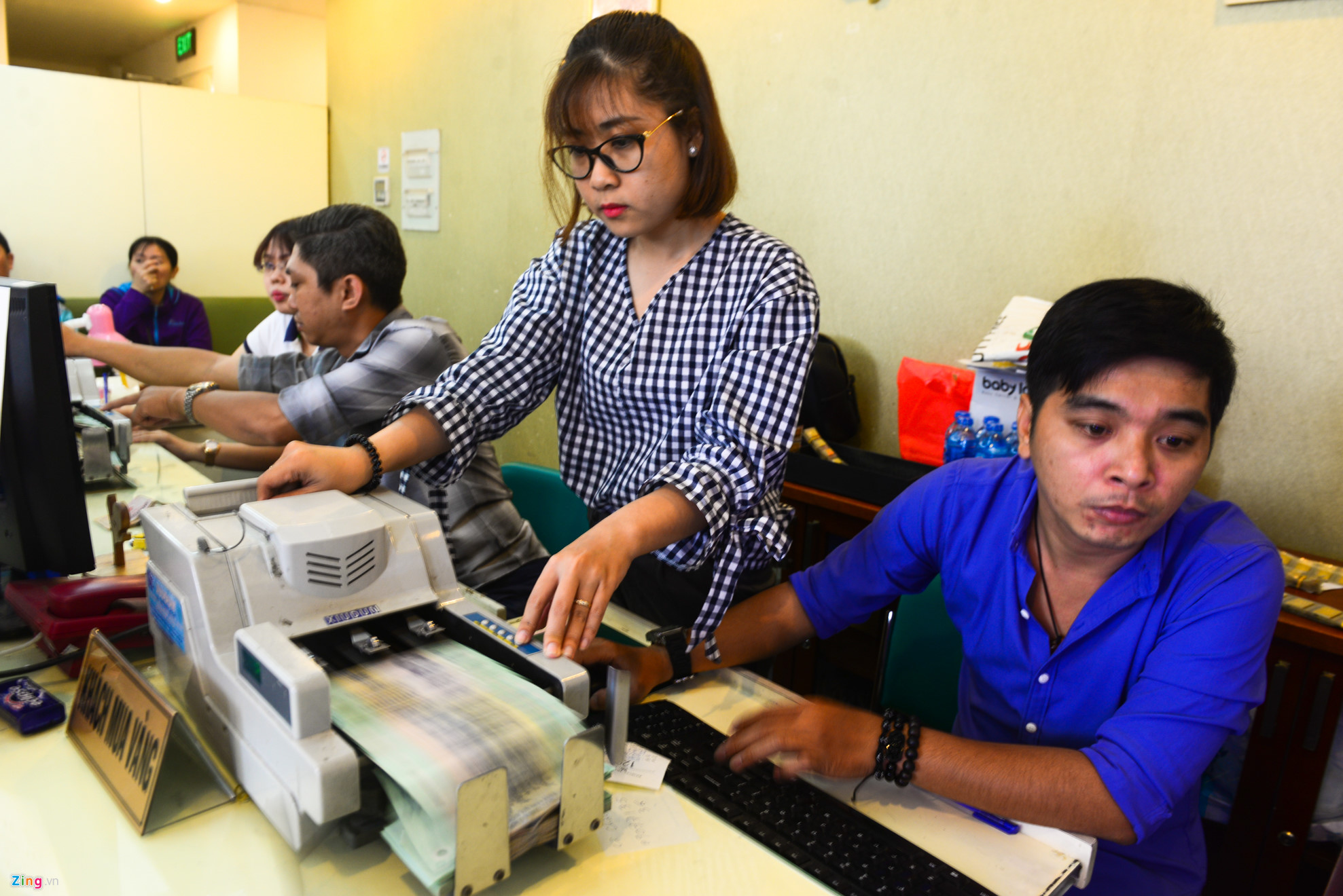 Cảnh chen chúc mua vàng ngày Thần Tài của người dân Sài Gòn