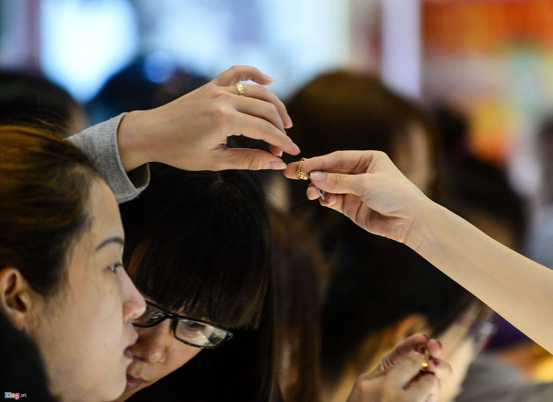 Cảnh chen chúc mua vàng ngày Thần Tài của người dân Sài Gòn