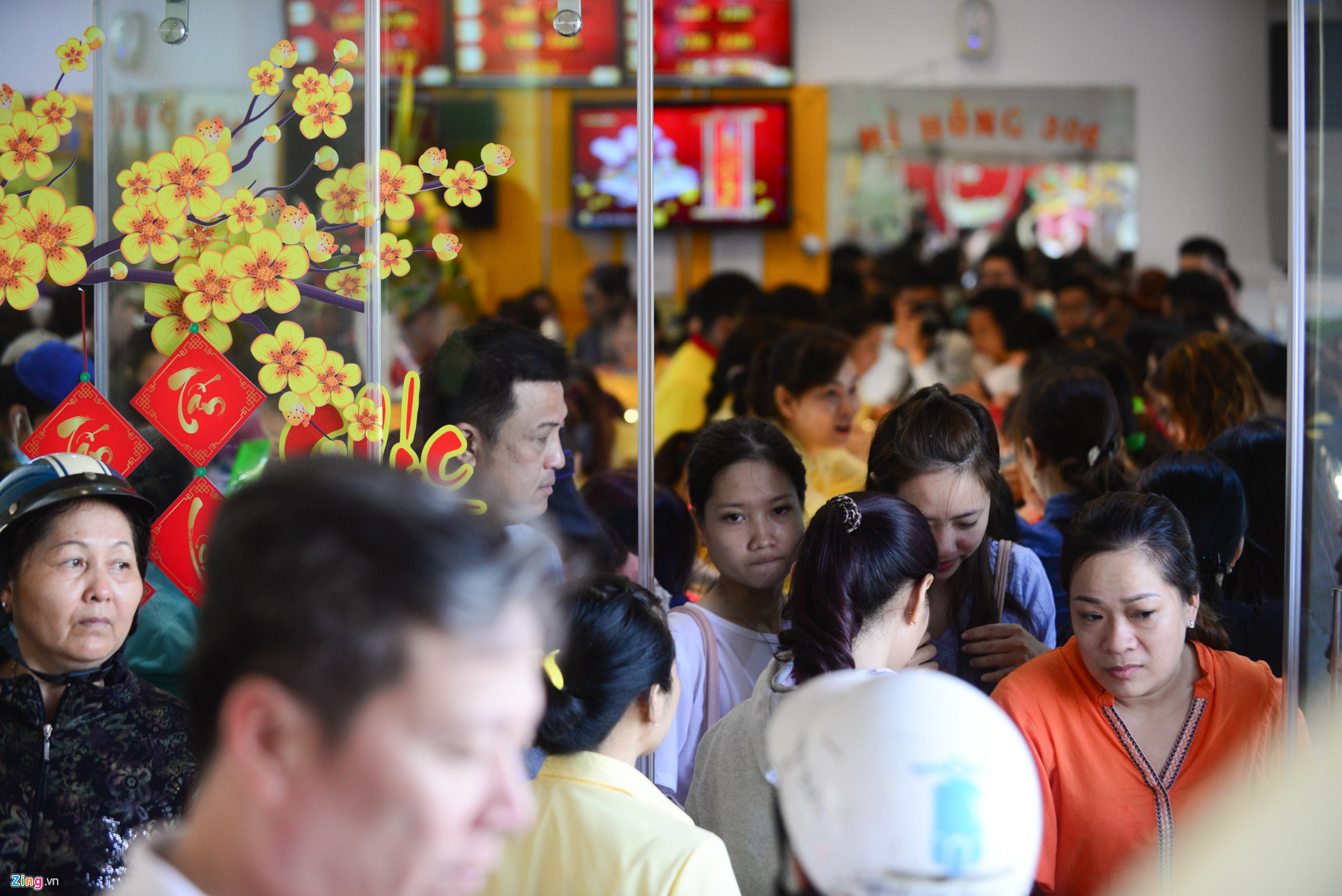 Cảnh chen chúc mua vàng ngày Thần Tài của người dân Sài Gòn