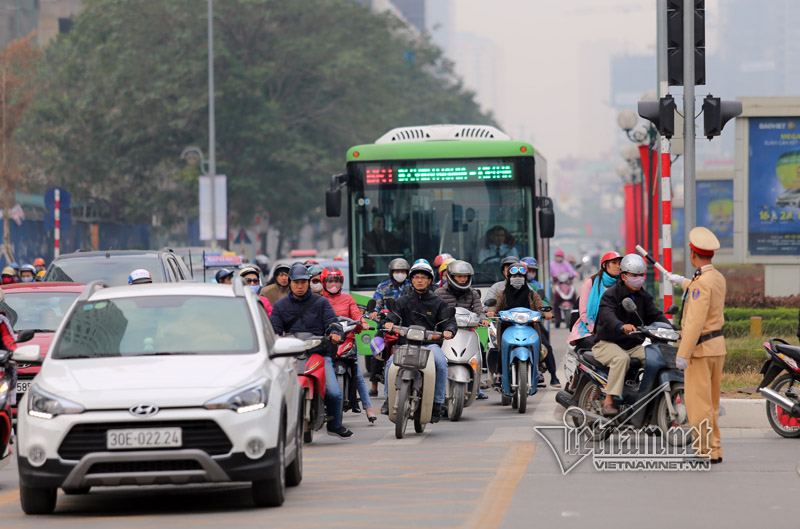 Hà Nội bất ngờ đề xuất cho xe đi vào làn BRT