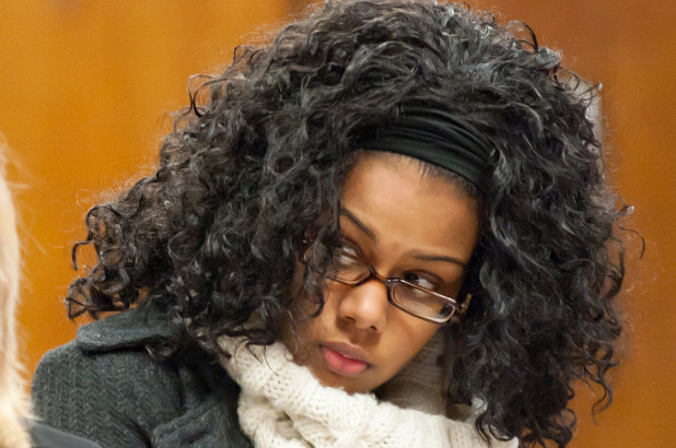 Kinh hãi bà mẹ quỷ vẫn tung tăng mua sắm sau khi giết con mới đẻ