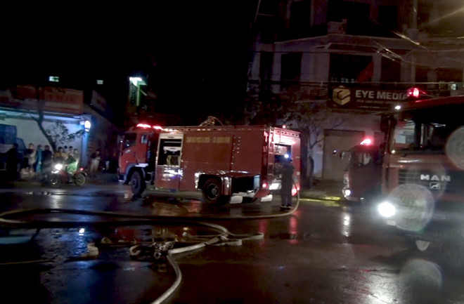 Hỏa hoạn thiêu rụi 2 tầng chi nhánh Ngân hàng VPBank ở Quảng Bình