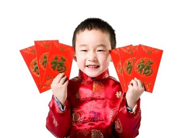 Hậu Tết, mẹ trẻ cuỗm hơn 100 triệu đồng tiền lì xì của con trai để mua túi hàng hiệu