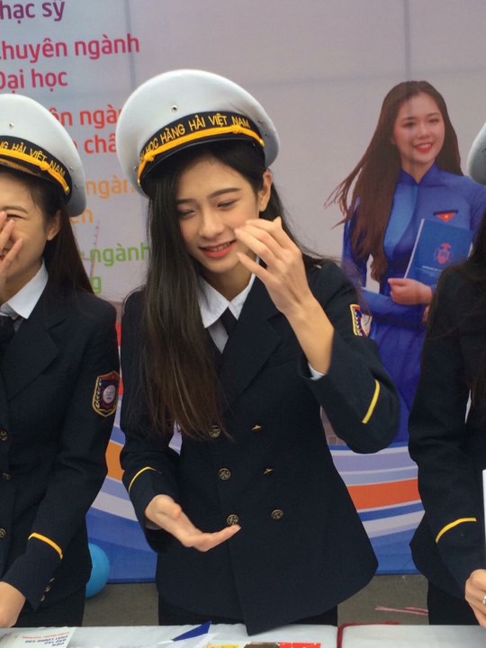 Chân dung nữ sinh ĐH Hàng Hải bị chụp trộm mà vẫn xinh như thành viên nhóm SNSD