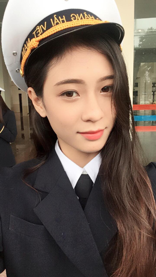 Chân dung nữ sinh ĐH Hàng Hải bị chụp trộm mà vẫn xinh như thành viên nhóm SNSD Chân dung nữ sinh ĐH Hàng Hải bị chụp trộm mà vẫn xinh như thành viên nhóm SNSD