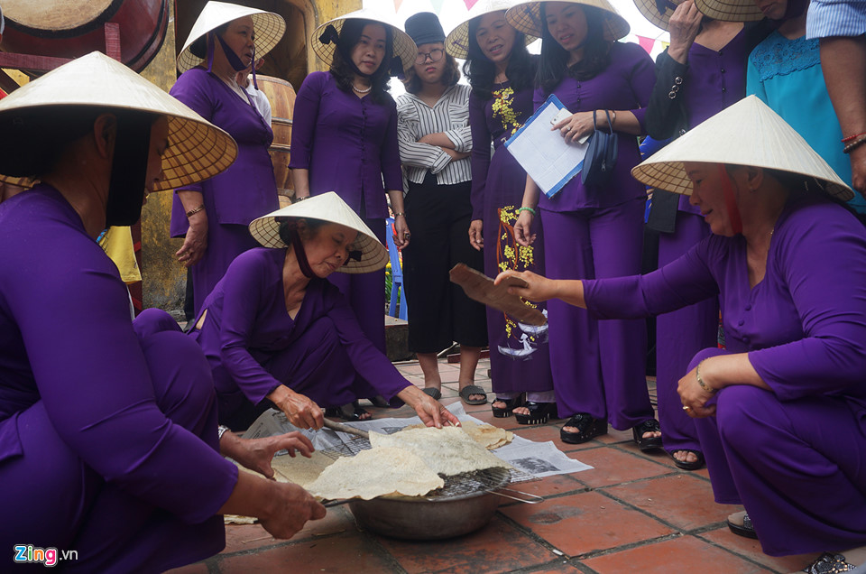 Rước sắc phong ở ngôi làng cổ hơn 500 tuổi