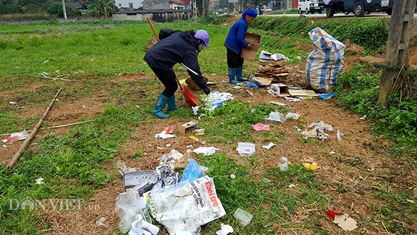 Lạng Sơn: Rác phủ trắng cánh đồng cỏ sau lễ hội Tà Lài