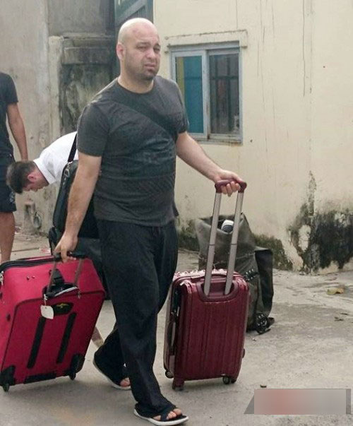 Nhà vô địch thế giới Muay Thái chỉ ra hai võ sỹ Việt dễ dàng hạ Flores