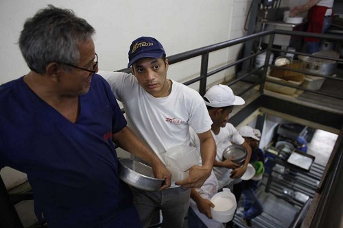 Tình cảnh đi làm còn tốn tiền hơn ngồi nhà ở Venezuela