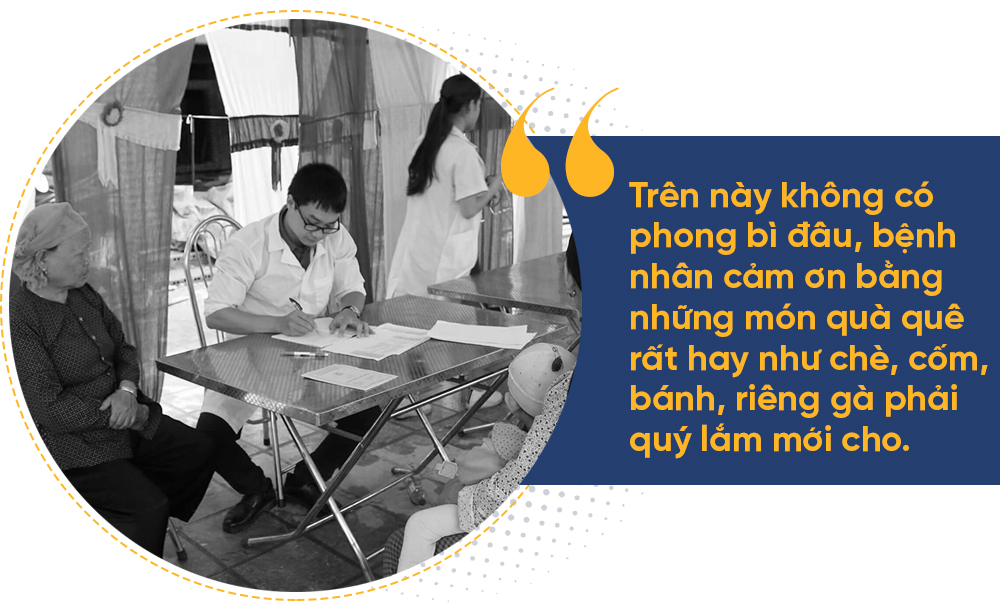 Bác sĩ 8x tình nguyện lên miền núi: Trên này không có phong bì đâu Bác sĩ 8x tình nguyện lên miền núi: Trên này không có phong bì đâu