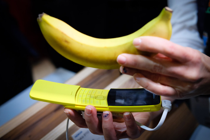 Ảnh thực tế điện thoại quả chuối Nokia 8110