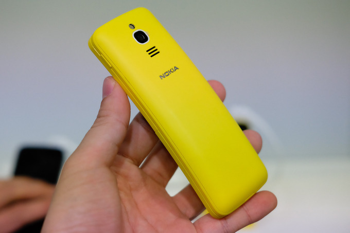 Ảnh thực tế điện thoại quả chuối Nokia 8110