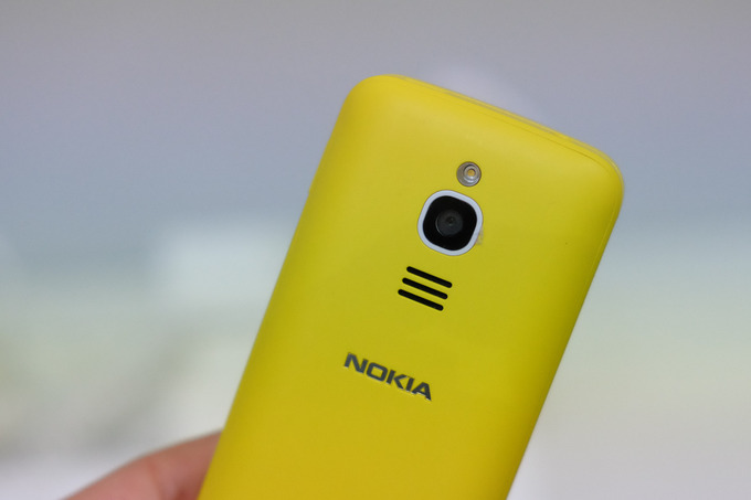 Ảnh thực tế điện thoại quả chuối Nokia 8110