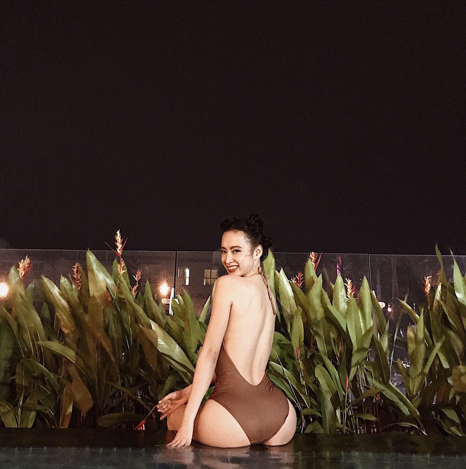 Cuộc chiến Vbiz đầu năm: Ngọc Trinh và Angela Phương Trinh đều khoe ảnh nude táo bạo, người đẹp nào nóng bỏng hơn? Cuộc chiến Vbiz đầu năm: Ngọc Trinh và Angela Phương Trinh đều khoe ảnh nude táo bạo, người đẹp nào nóng bỏng hơn?