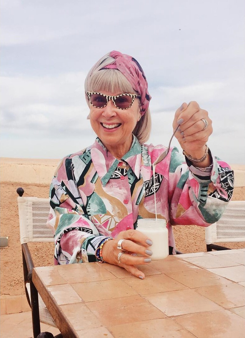 Bà lão 68 tuổi được hâm mộ vì sành điệu như thiếu nữ đôi mươi