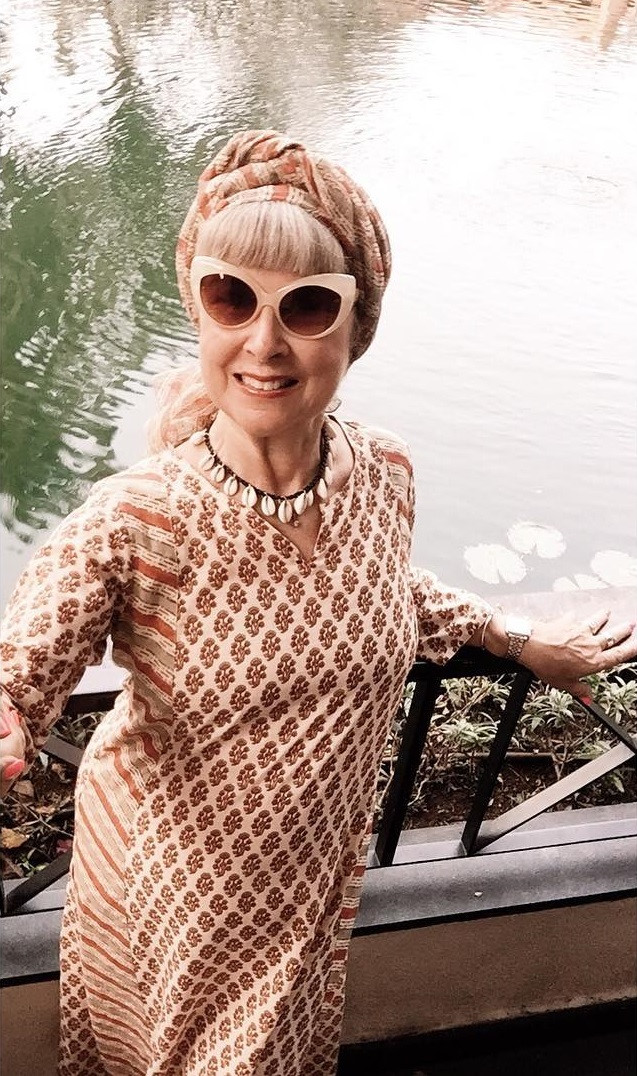 Bà lão 68 tuổi được hâm mộ vì sành điệu như thiếu nữ đôi mươi