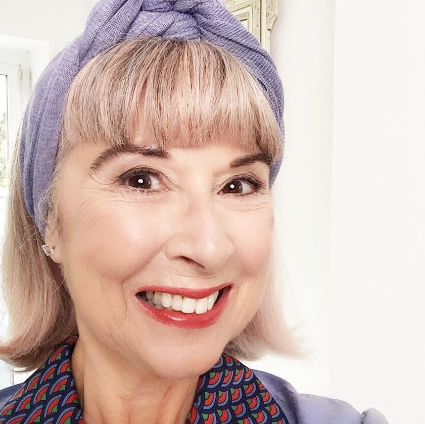 Bà lão 68 tuổi được hâm mộ vì sành điệu như thiếu nữ đôi mươi