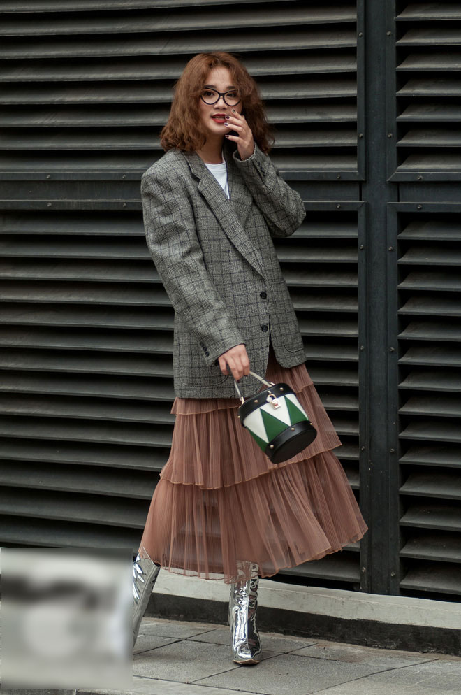 Diện blazer đẹp như các quý cô miền Bắc trong street style những ngày cuối tháng 2