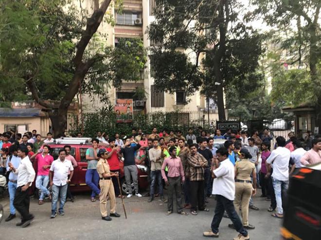 Lũng loạn nguyên nhân cái chết của minh tinh Ấn Độ: Kẻ nói trụy tim, người bảo đuối nước