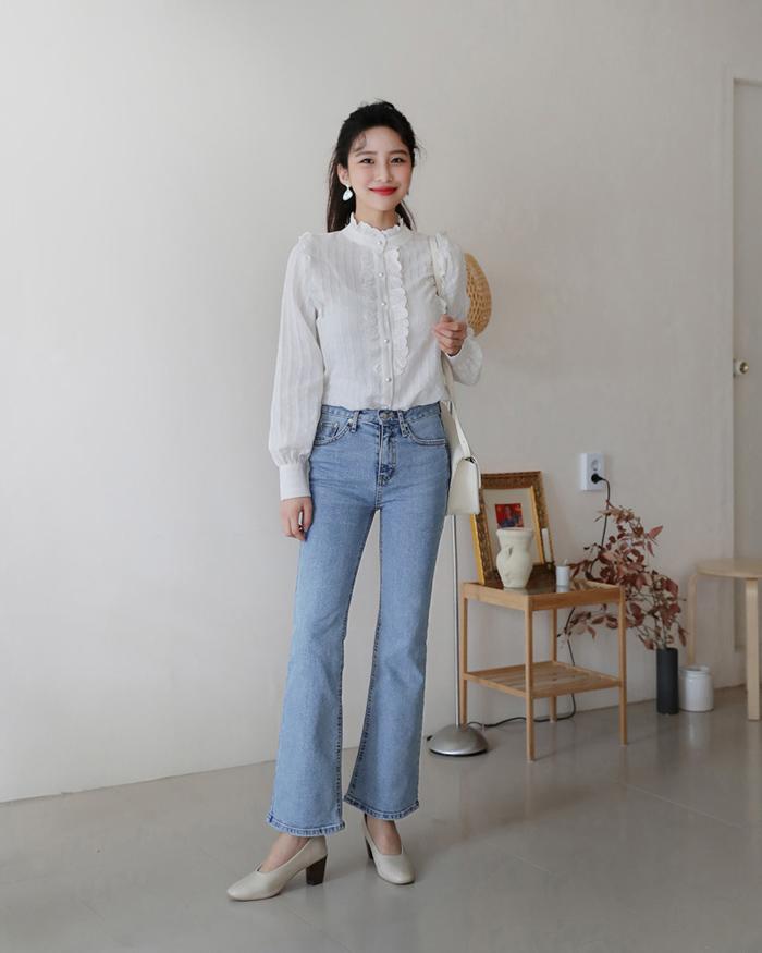 Chị em không thể thiếu kiểu áo sơ mi mặc thế nào cũng đẹp xuất sắc thế này được!