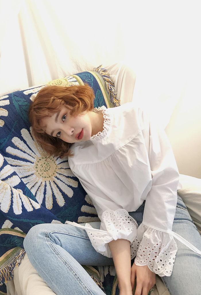 Chị em không thể thiếu kiểu áo sơ mi mặc thế nào cũng đẹp xuất sắc thế này được!