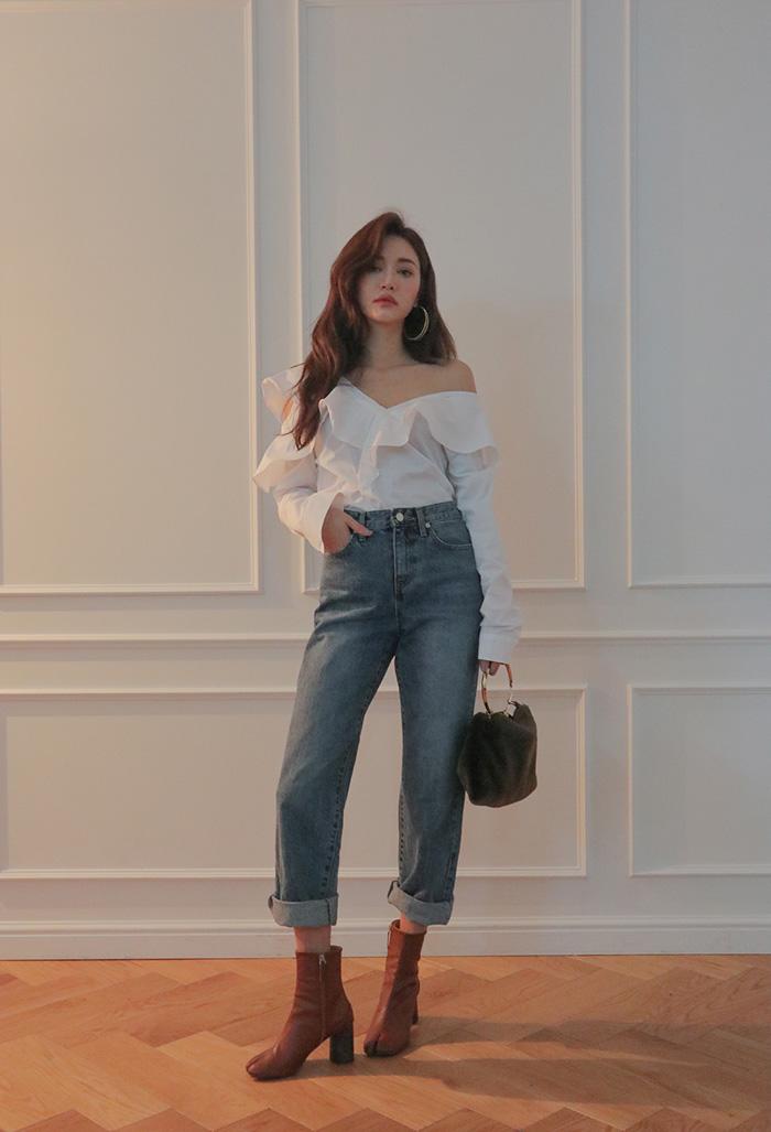 Chị em không thể thiếu kiểu áo sơ mi mặc thế nào cũng đẹp xuất sắc thế này được!