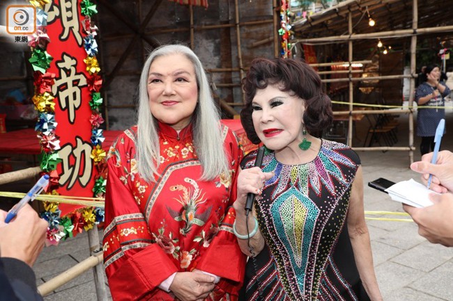 Hai thảm họa dao kéo Hồng Kông mặt biến dạng vì thẩm mỹ hỏng ở tuổi xế chiều