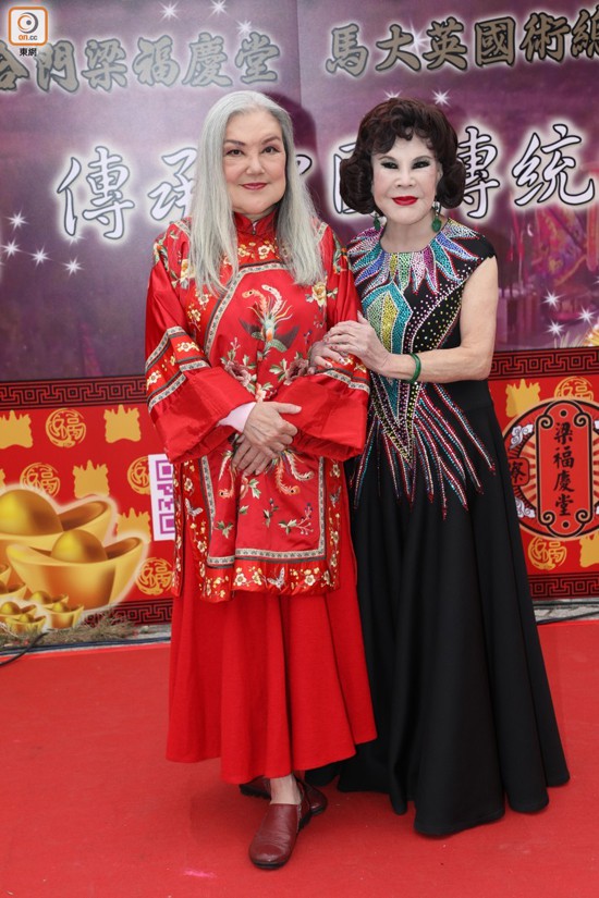 Hai thảm họa dao kéo Hồng Kông mặt biến dạng vì thẩm mỹ hỏng ở tuổi xế chiều Hai thảm họa dao kéo Hồng Kông mặt biến dạng vì thẩm mỹ hỏng ở tuổi xế chiều