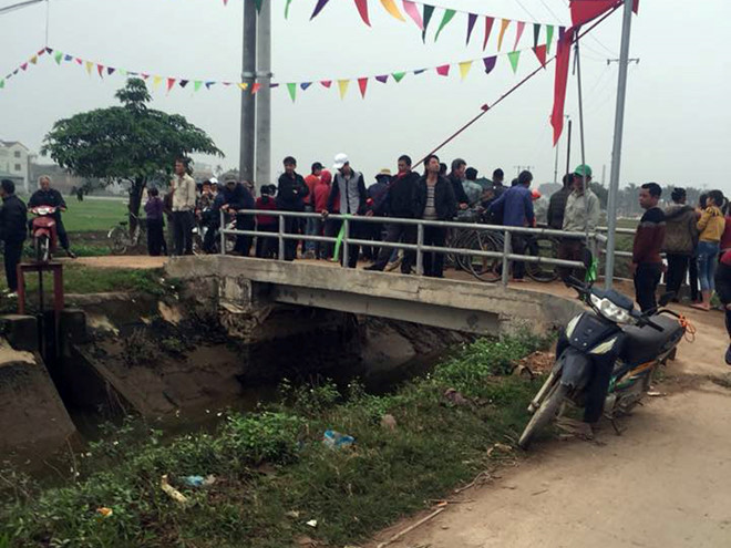 Cán bộ trại giam tử vong cạnh xe máy SH