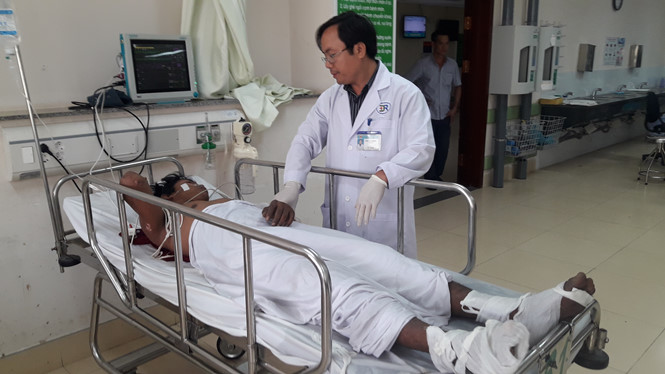 Giàn giáo chạm vào lưới điện trung thế, 1 người chết, 2 người bị bỏng