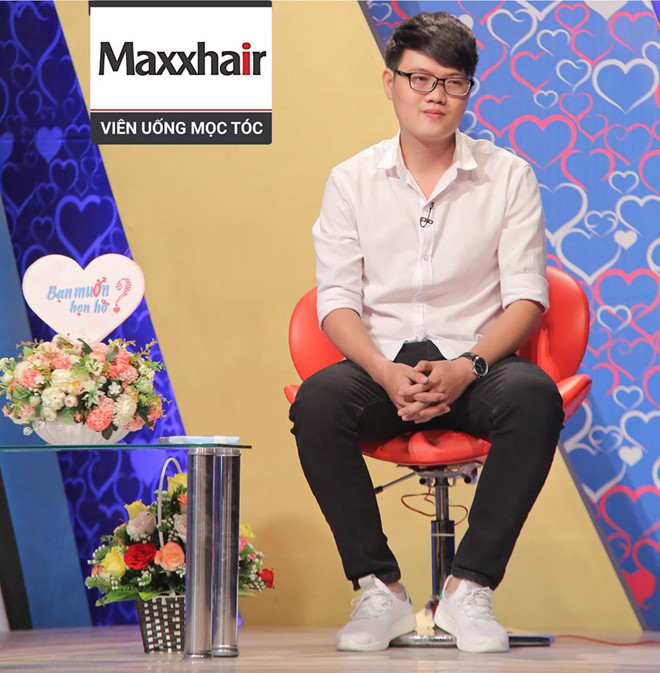 Xin phép cha hôn má bạn gái trên sân khấu Bạn muốn hẹn hò