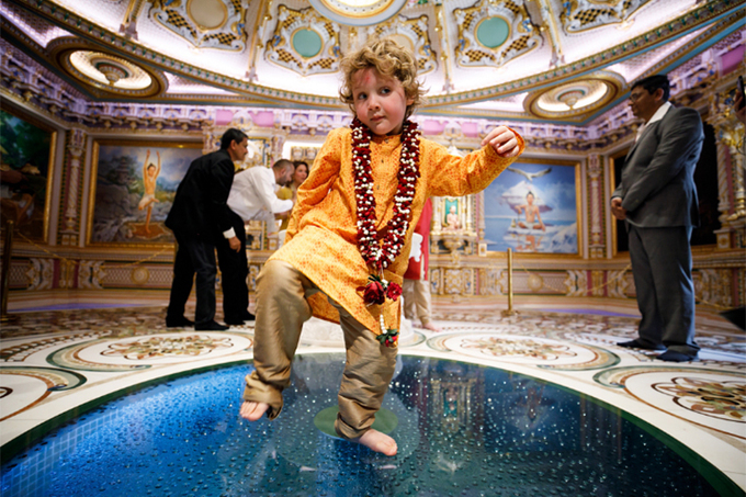 Con trai 3 tuổi của thủ tướng Canada gây sốt trong chuyến thăm Ấn Độ