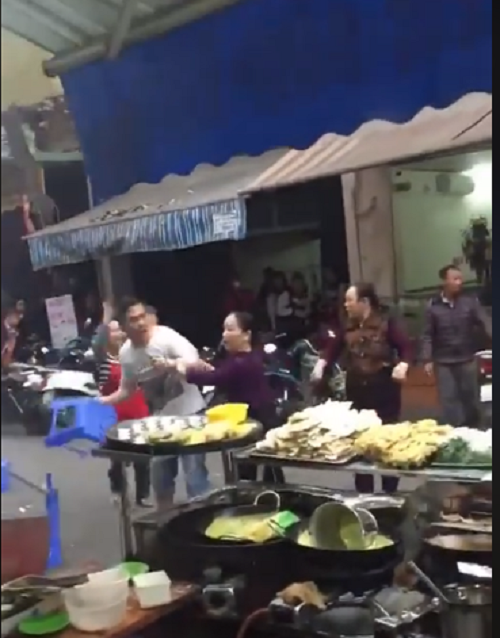 Hải Phòng: Hỗn chiến kinh hoàng tại chợ nghi tranh giành khách