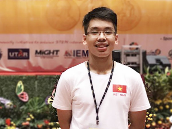 Nam sinh ẵm học bổng 5,5 tỷ đồng từ đại học danh tiếng Mỹ