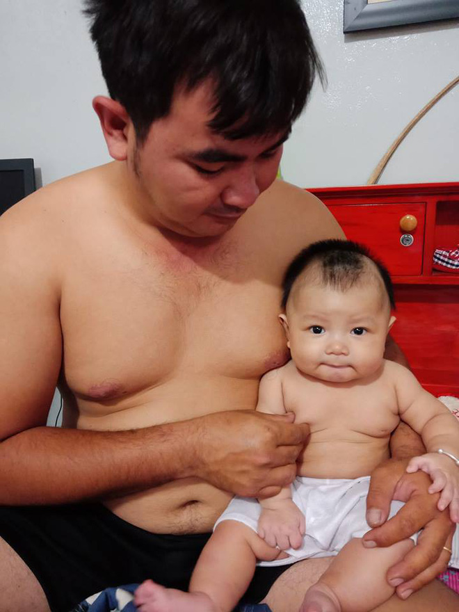 Series ảnh chứng minh, các mẹ đau đẻ cũng bằng thừa, con luôn là bản copy của bố, đến thần thái cũng hệt như nhau