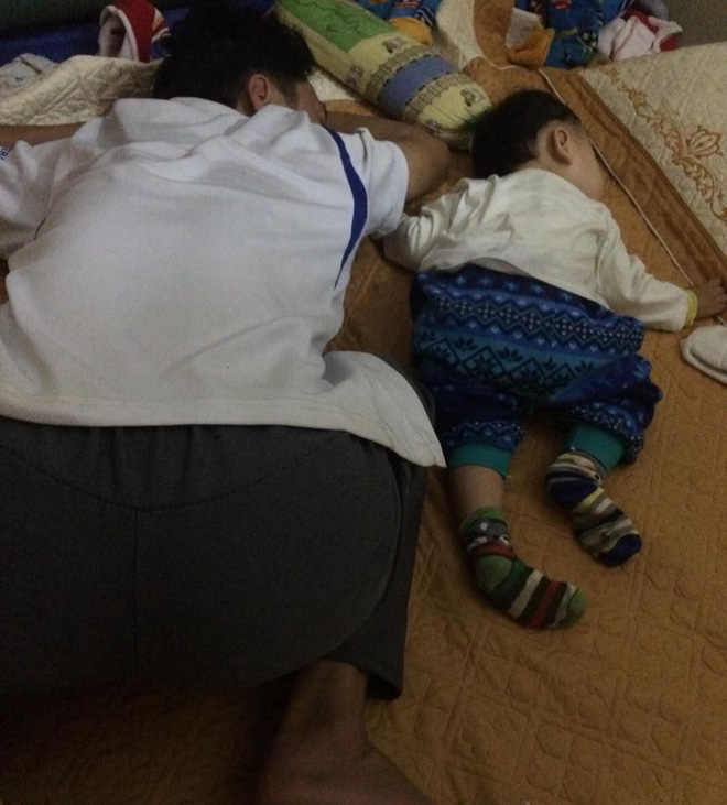 Series ảnh chứng minh, các mẹ đau đẻ cũng bằng thừa, con luôn là bản copy của bố, đến thần thái cũng hệt như nhau