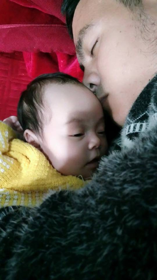 Series ảnh chứng minh, các mẹ đau đẻ cũng bằng thừa, con luôn là bản copy của bố, đến thần thái cũng hệt như nhau