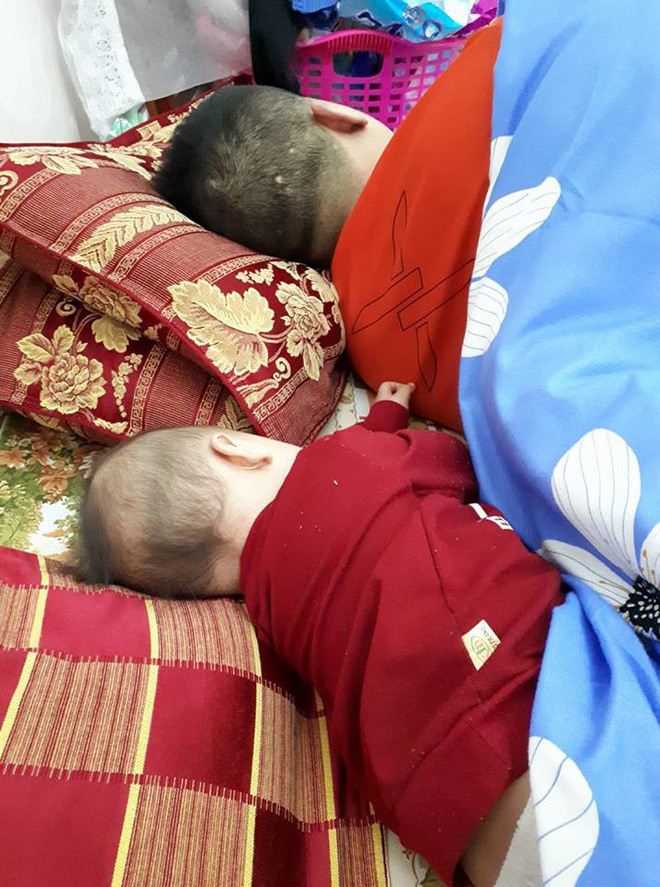 Series ảnh chứng minh, các mẹ đau đẻ cũng bằng thừa, con luôn là bản copy của bố, đến thần thái cũng hệt như nhau