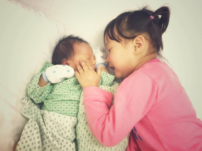 Nhật ký đưa vợ đi đẻ cười ra nước mắt của ông bố trẻ, tập 1 mất dép, tập 2 bị chôm cặp lồng