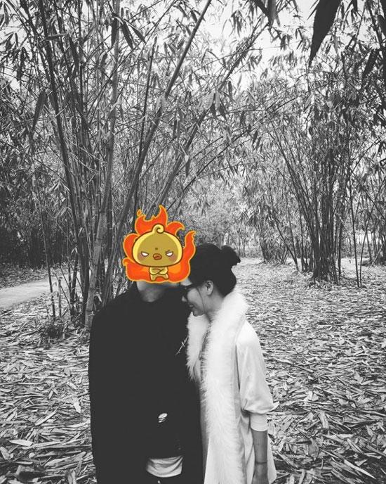 MC Minh Hà úp mở hình ảnh tình cảm bên bạn trai mới?