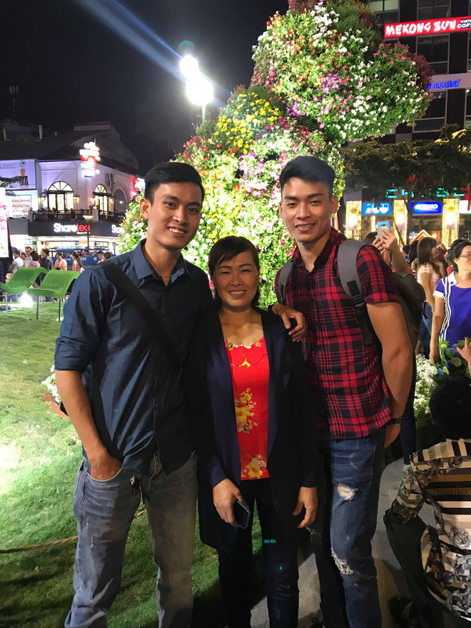 Video bà mẹ Nam Định vừa khóc vừa giục con lấy vợ gây bão