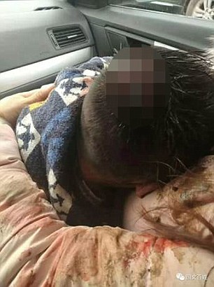 TQ: Mẹ ném con từ tầng 3 xuống đất khi cãi nhau với chồng