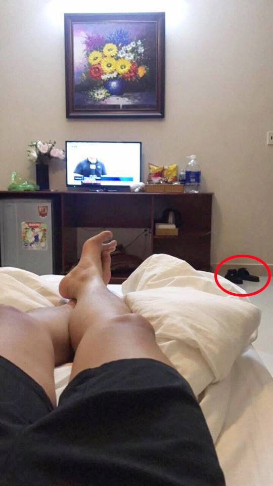 Người yêu khoe đi ăn tân gia và chụp ảnh gửi về, cô gái chết lặng phát hiện mình bị cắm sừng