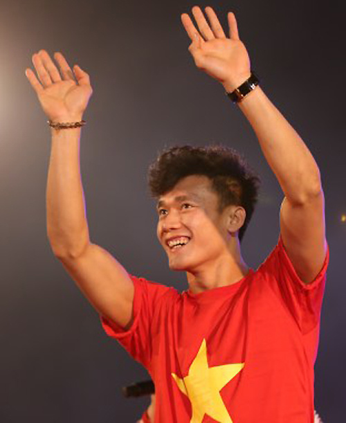 Sân Thống Nhất nổ tung khi U23 giao lưu với người hâm mộ