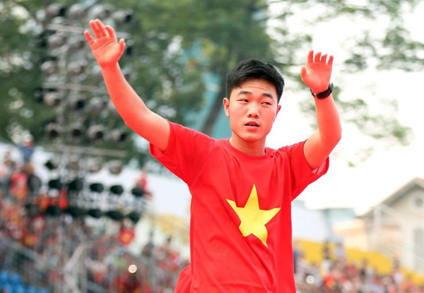 Sân Thống Nhất nổ tung khi U23 giao lưu với người hâm mộ