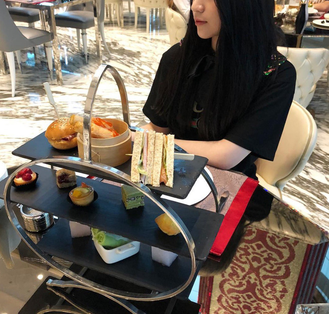 Chân dung bạn gái cực xinh của Phan Hoàng - em trai thiếu gia Phan Thành